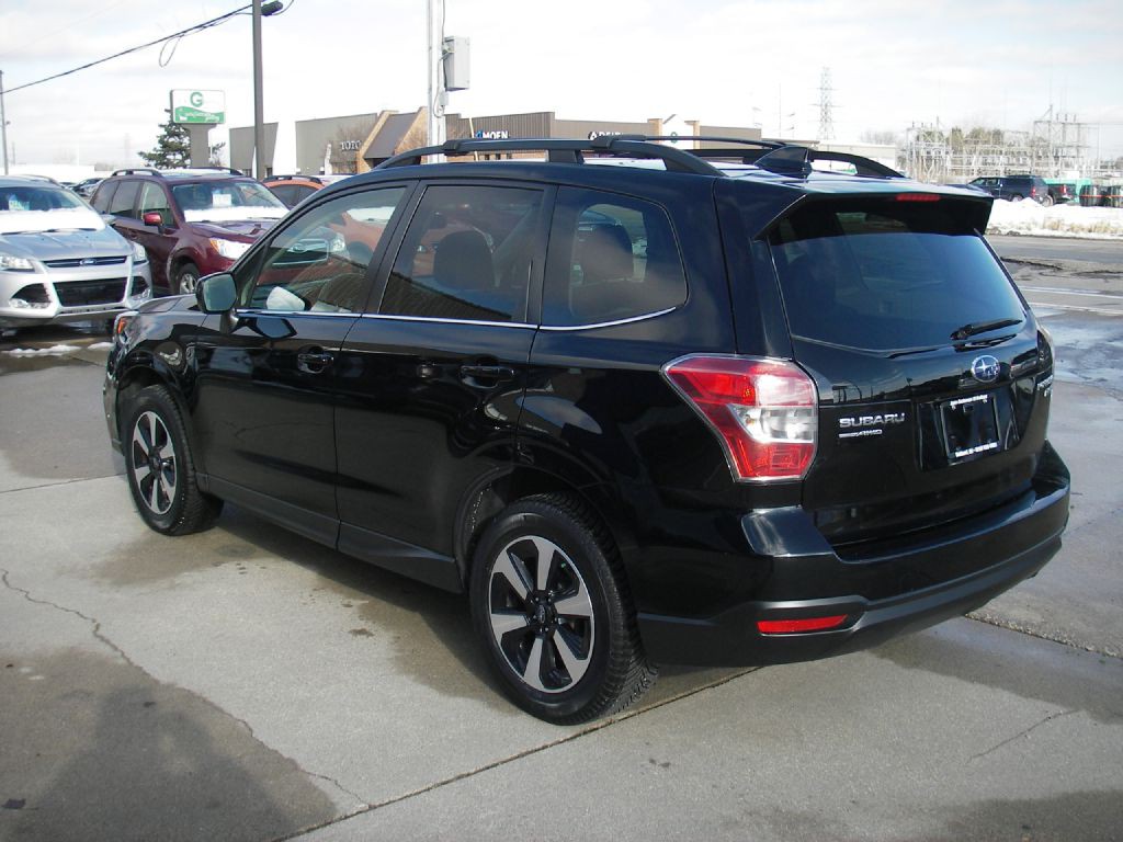 2017 Subaru Forester Image 9