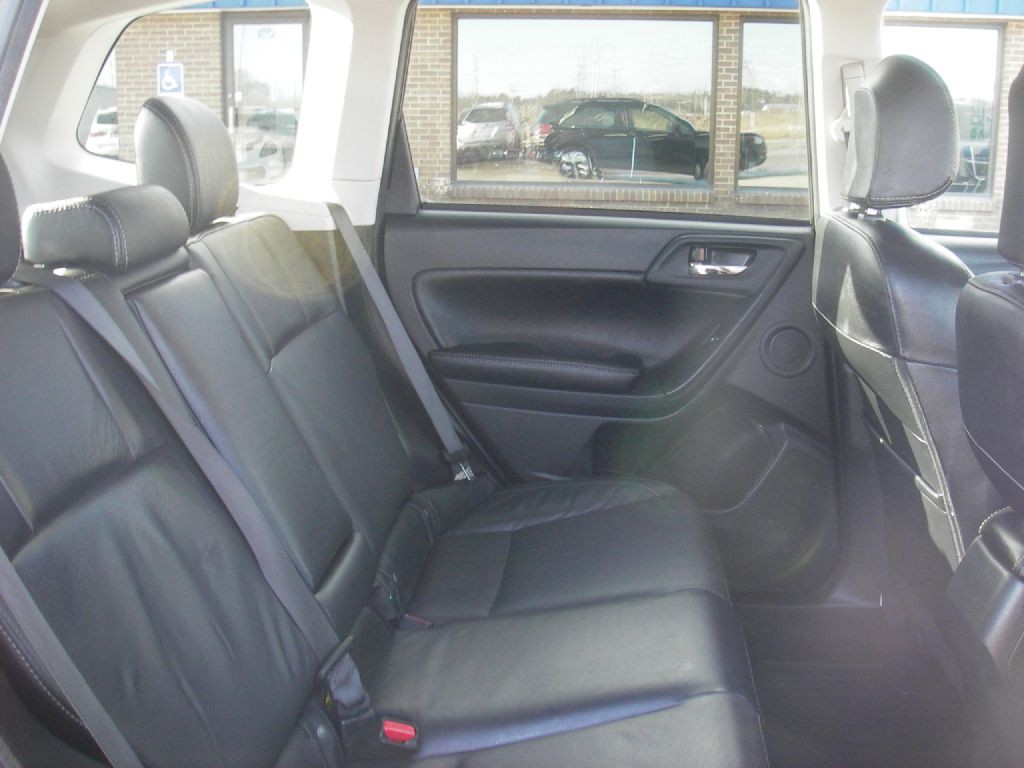 2017 Subaru Forester Image 33