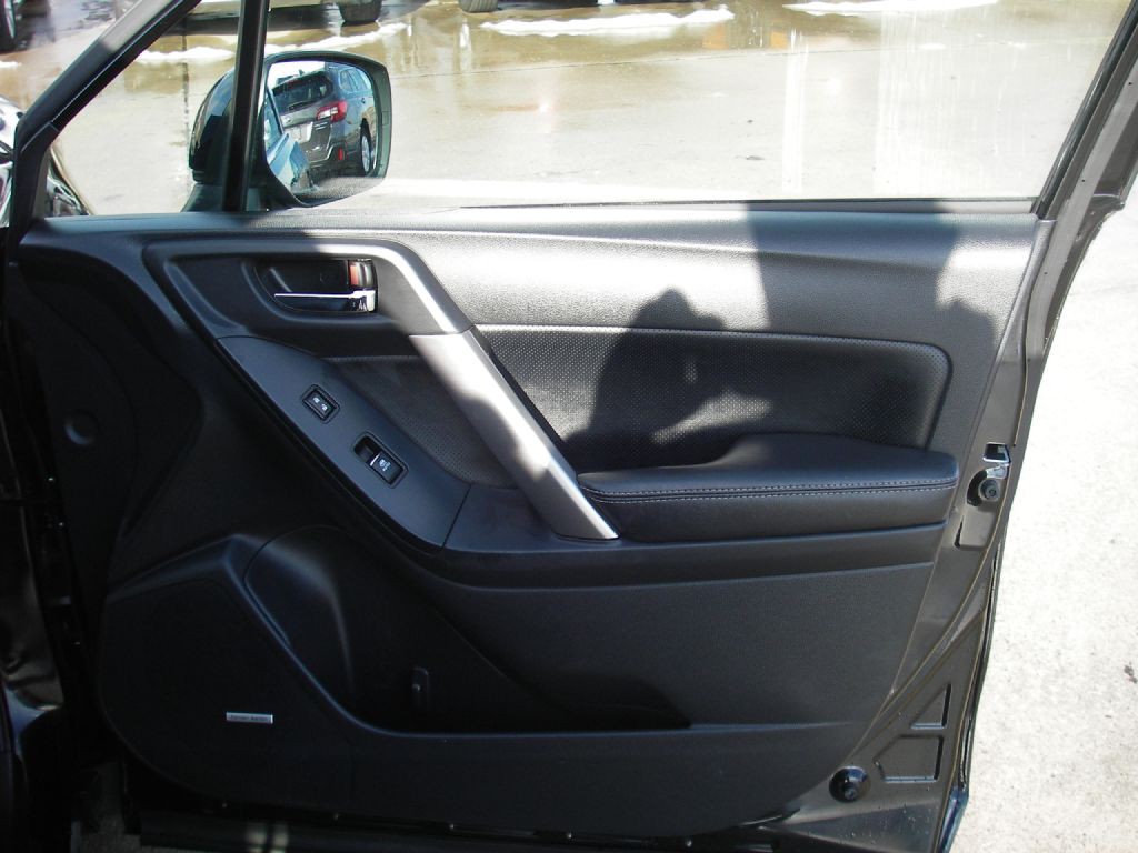 2017 Subaru Forester Image 36