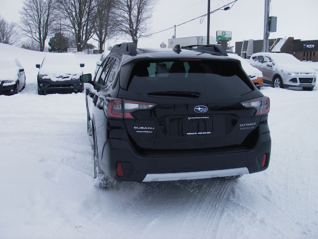 2022 Subaru Outback Image 8