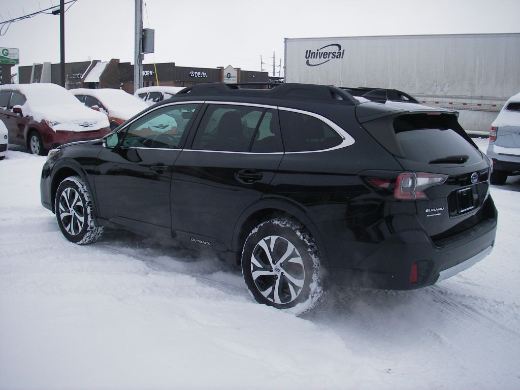 2022 Subaru Outback Image 9