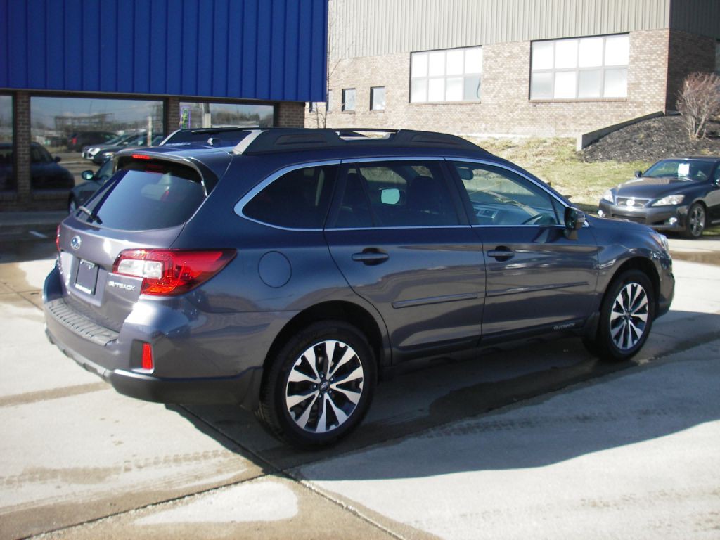 2015 Subaru Outback Image 4