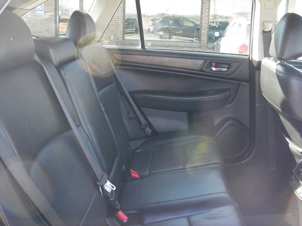 2015 Subaru Outback Image 30