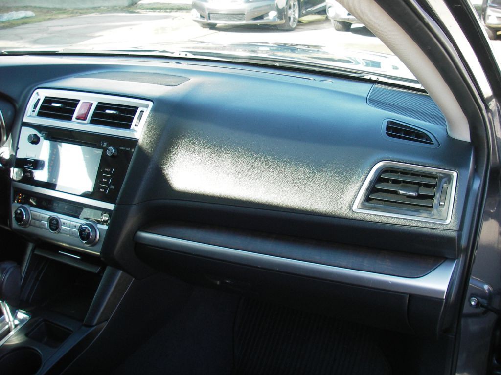 2015 Subaru Outback Image 32