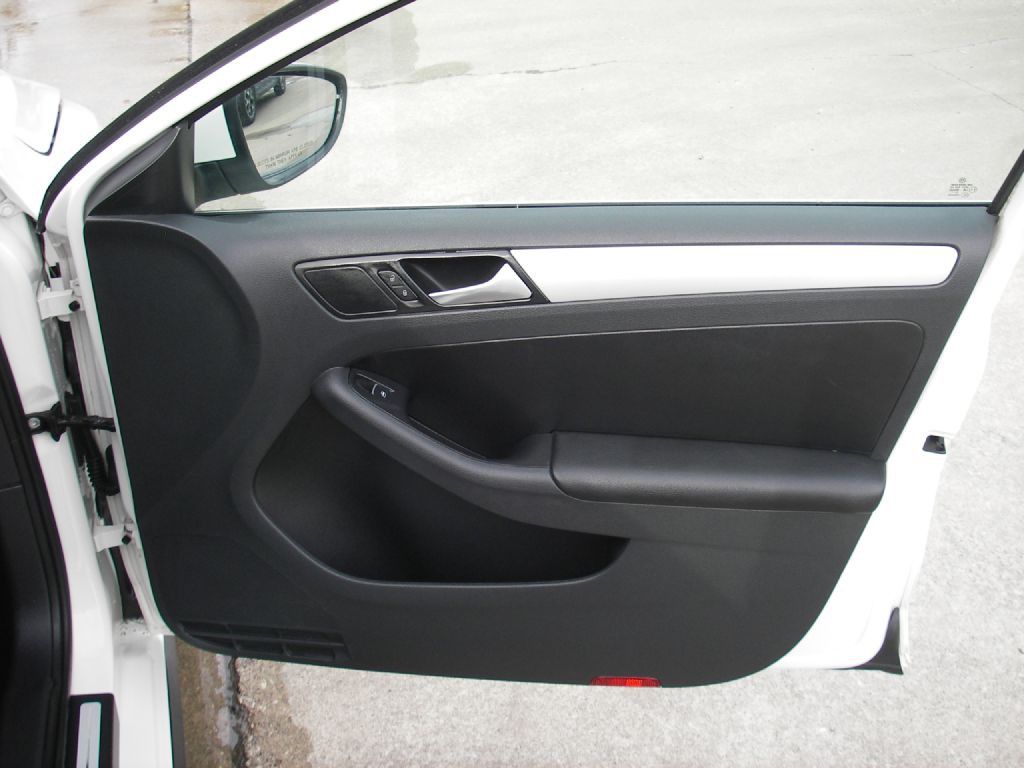 2014 Volkswagen Jetta Image 31