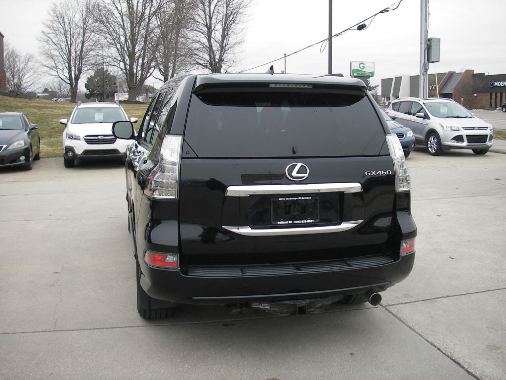 2016 Lexus GX Image 8