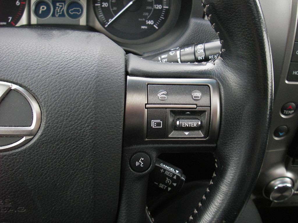 2016 Lexus GX Image 19