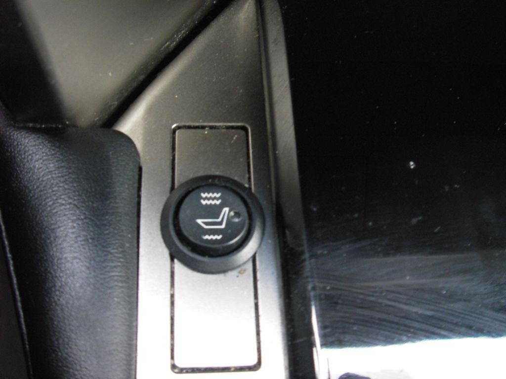 2016 Lexus GX Image 23