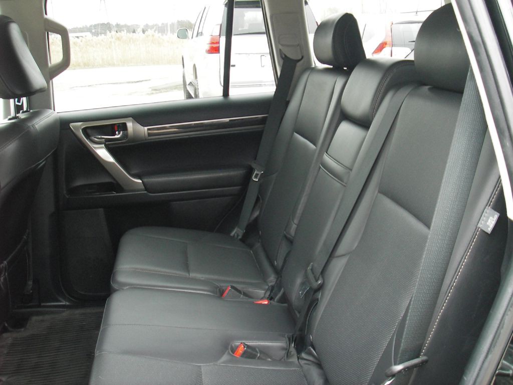 2016 Lexus GX Image 26