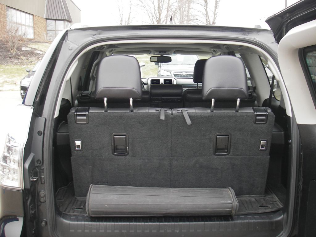 2016 Lexus GX Image 28