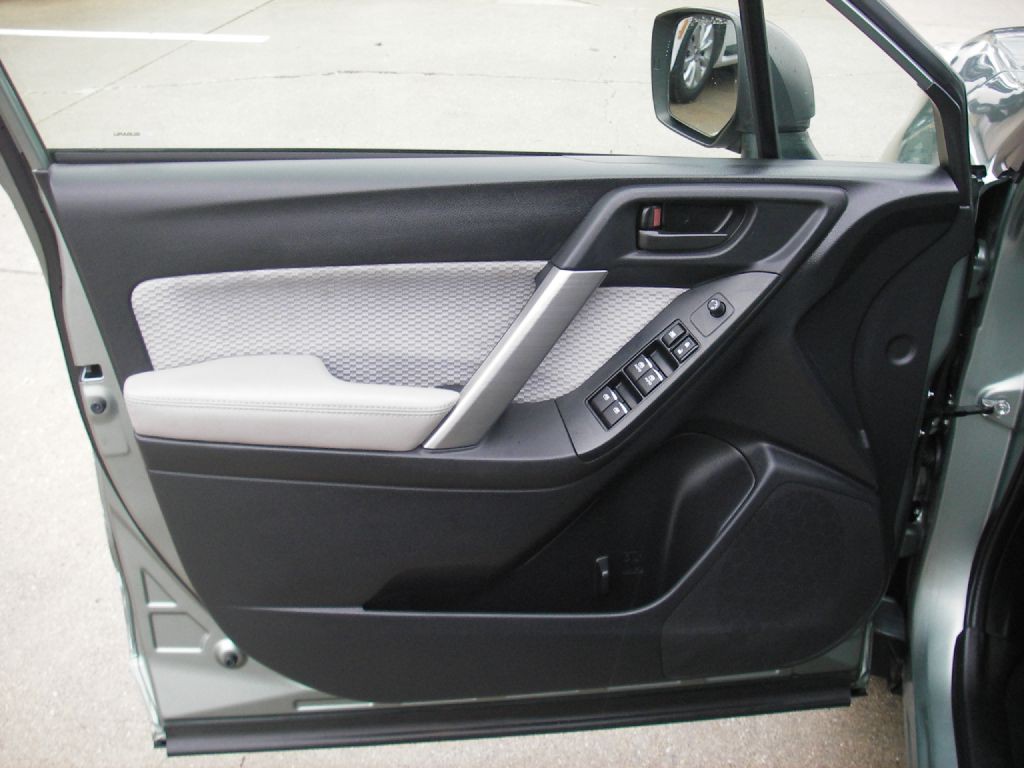 2018 Subaru Forester Image 14