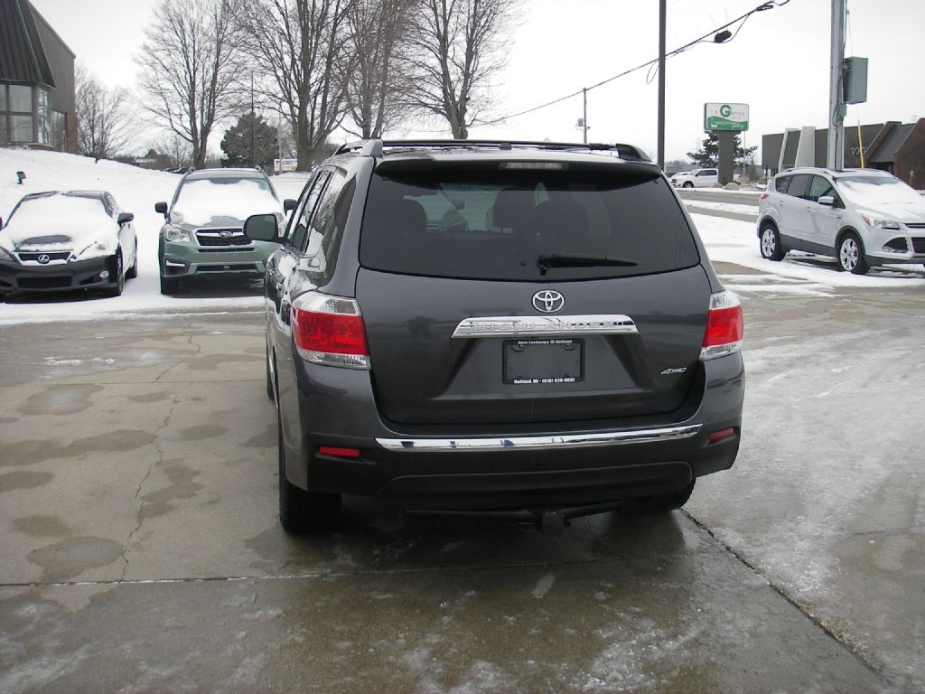 2012 Toyota Highlander Image 8