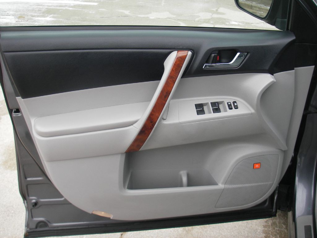 2012 Toyota Highlander Image 14