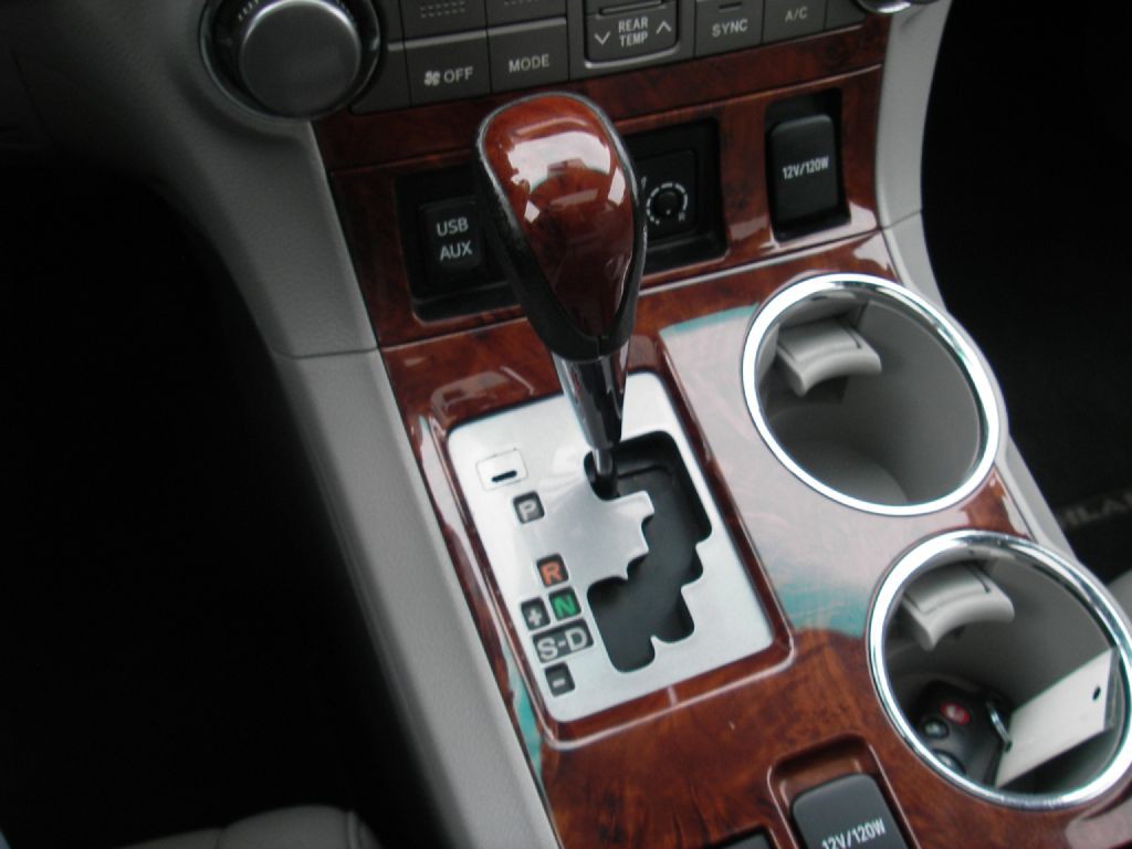 2012 Toyota Highlander Image 25