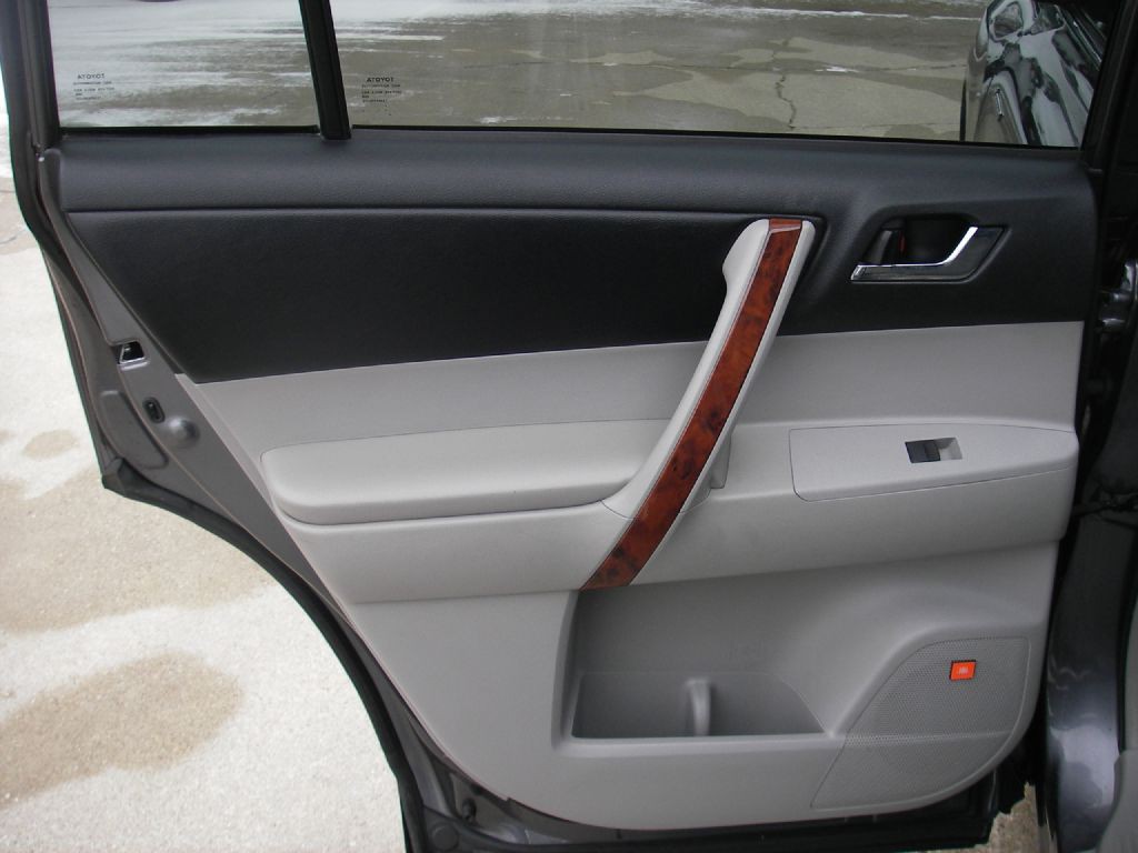 2012 Toyota Highlander Image 28