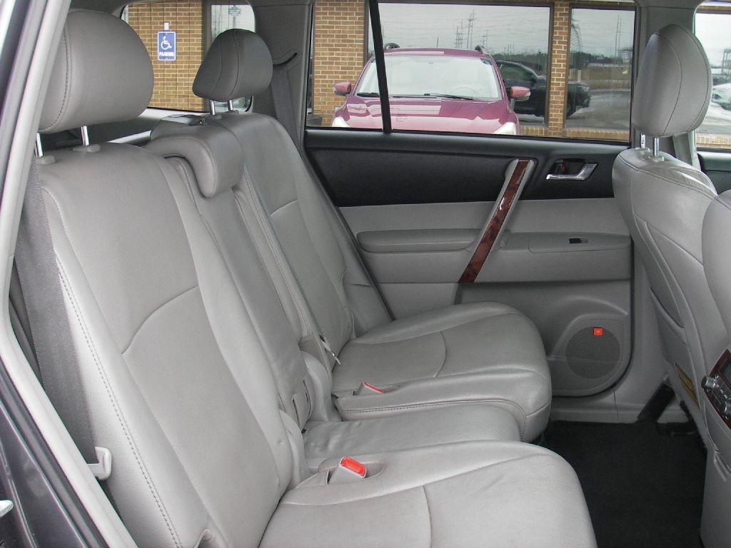 2012 Toyota Highlander Image 34