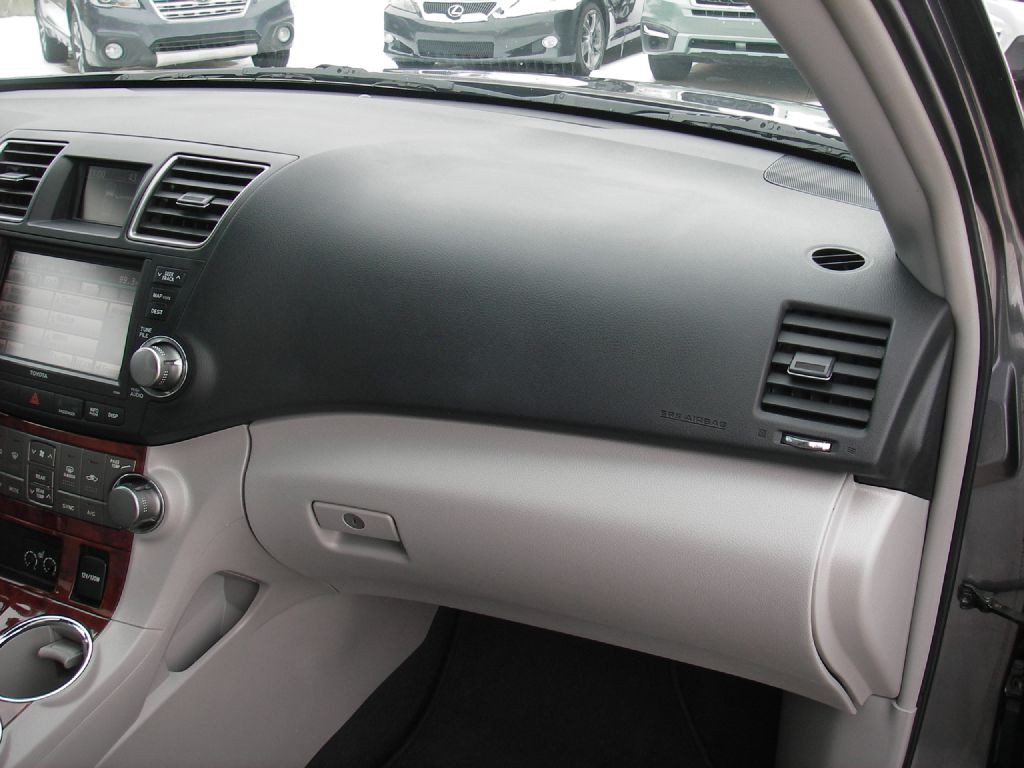 2012 Toyota Highlander Image 38