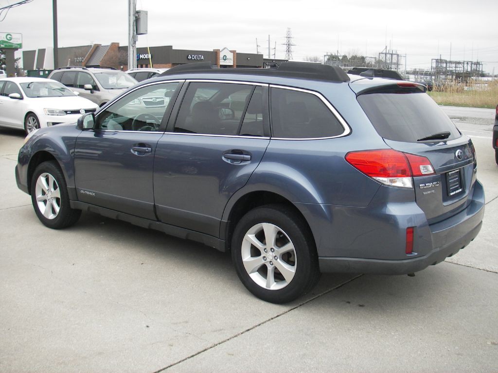 2014 Subaru Outback Image 9