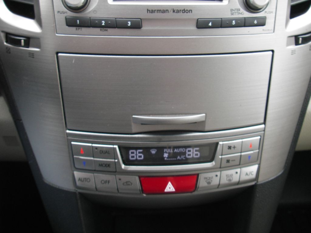 2014 Subaru Outback Image 21