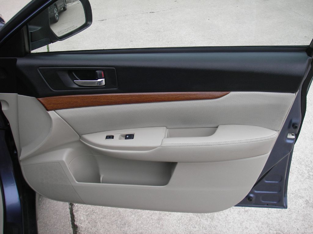 2014 Subaru Outback Image 32