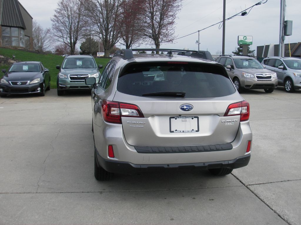 2017 Subaru Outback Image 8