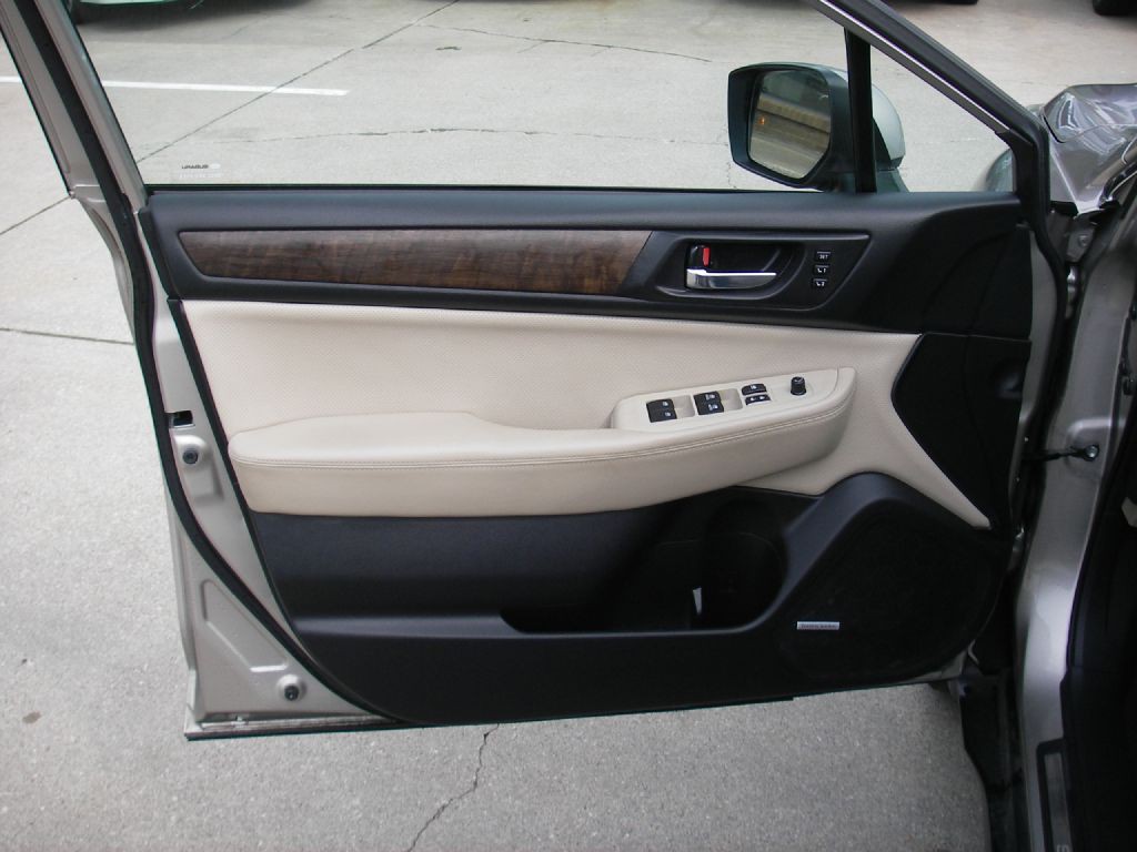 2017 Subaru Outback Image 14