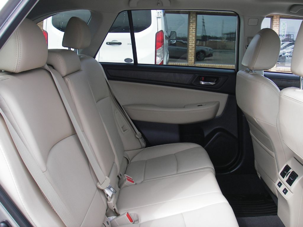 2017 Subaru Outback Image 32
