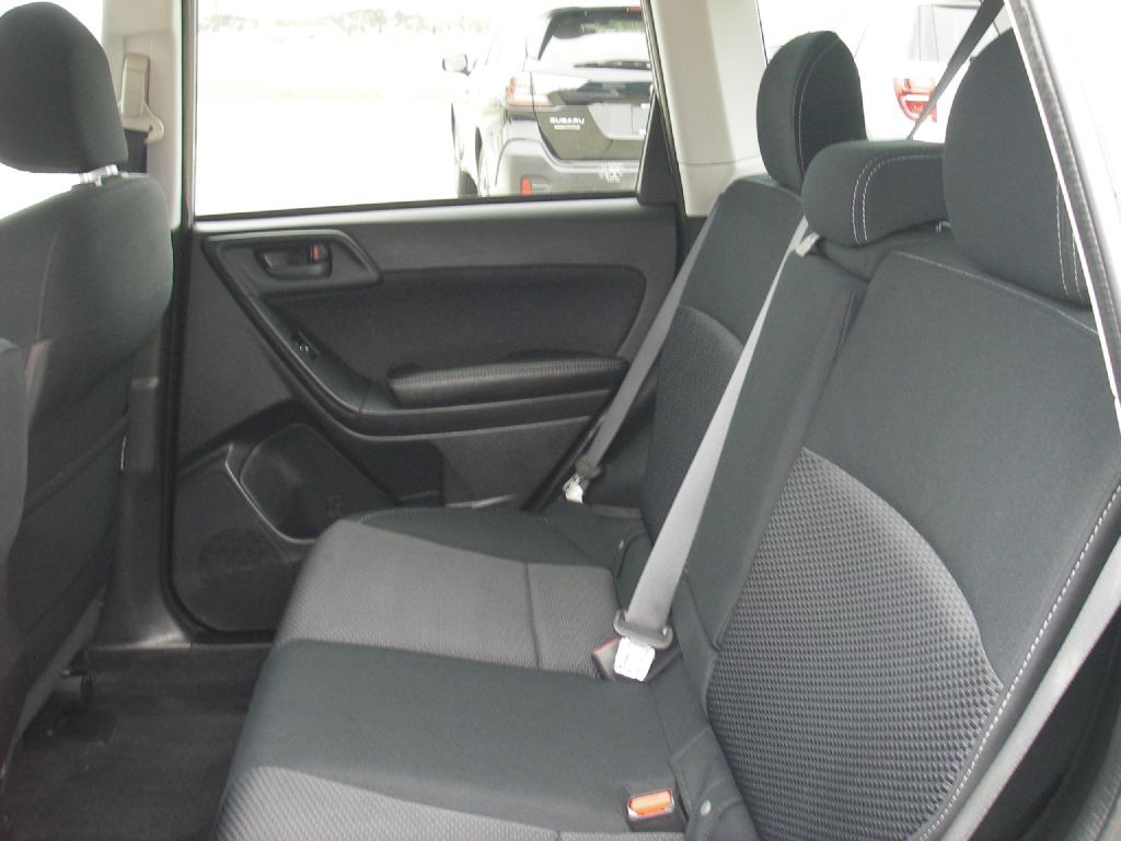 2017 Subaru Forester Image 28