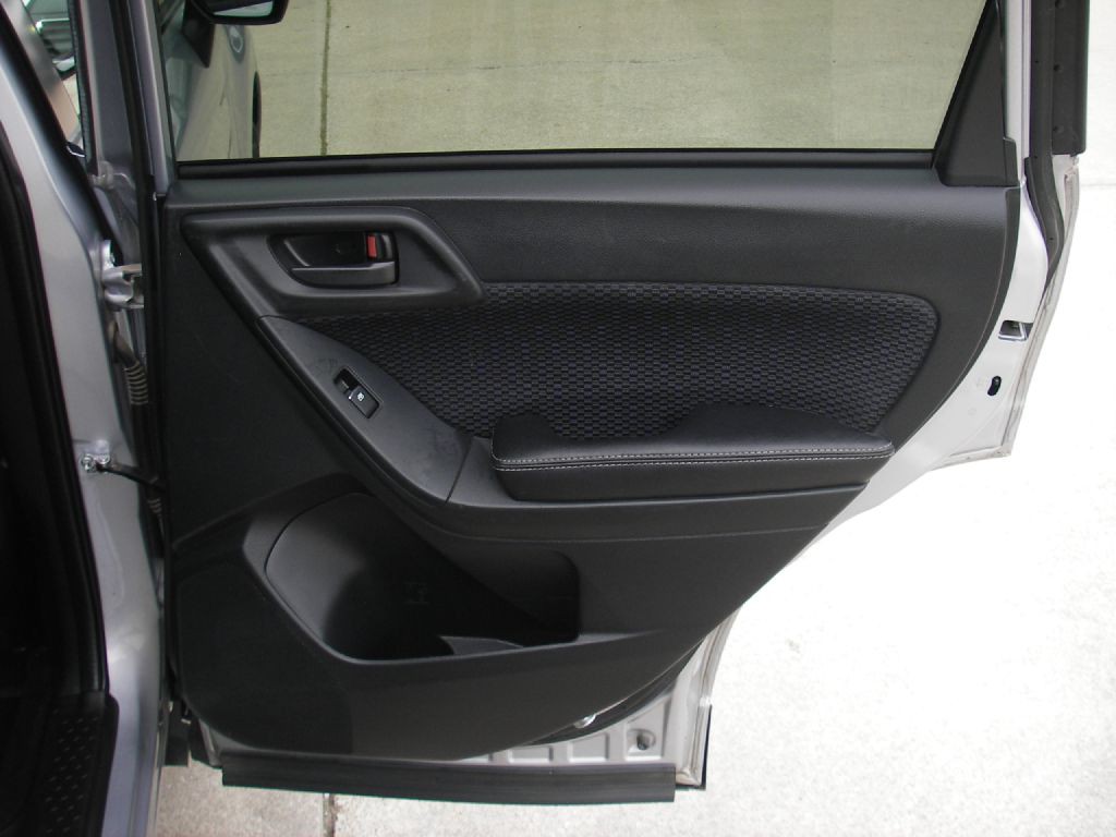 2017 Subaru Forester Image 30