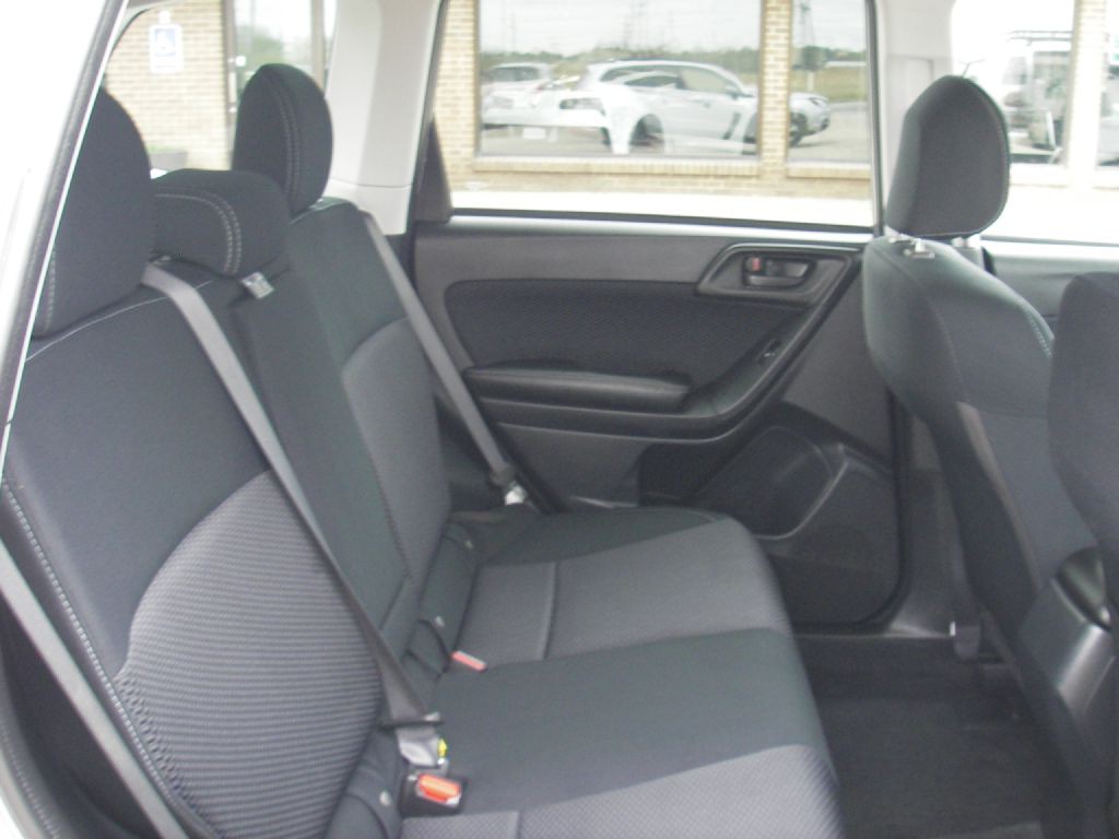 2017 Subaru Forester Image 31