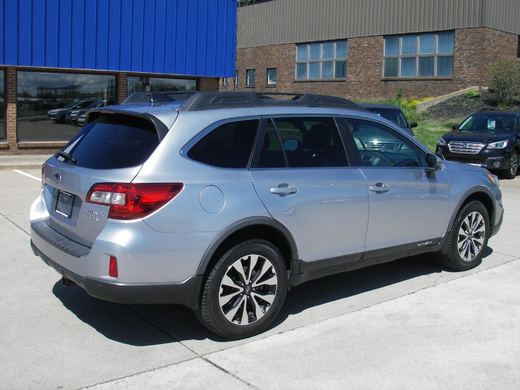 2017 Subaru Outback Image 5