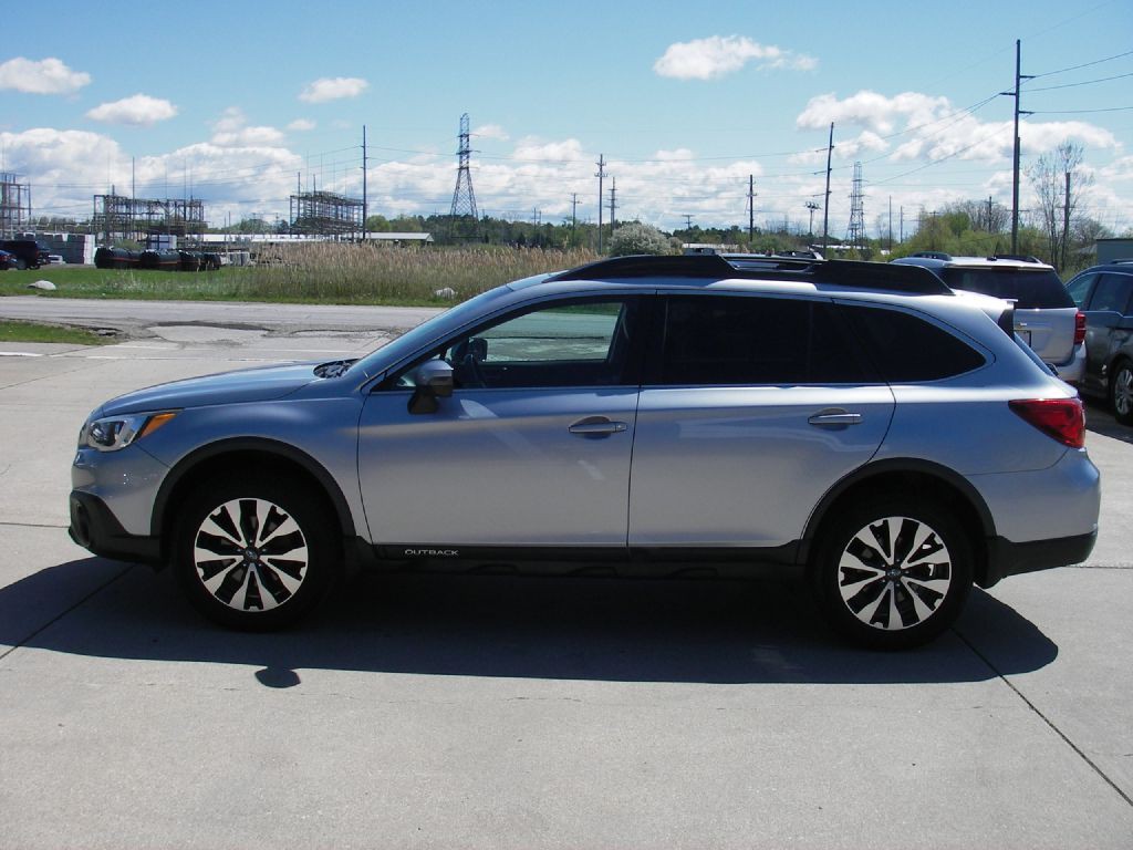 2017 Subaru Outback Image 10