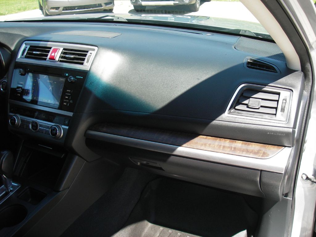 2017 Subaru Outback Image 32