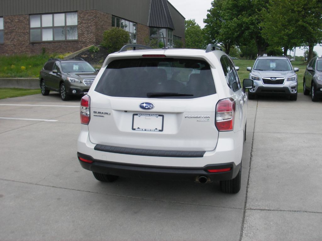 2015 Subaru Forester Image 6
