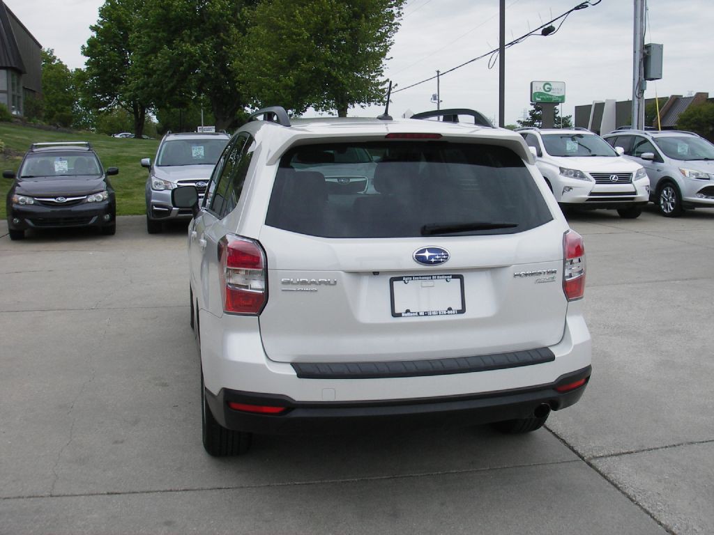 2015 Subaru Forester Image 8