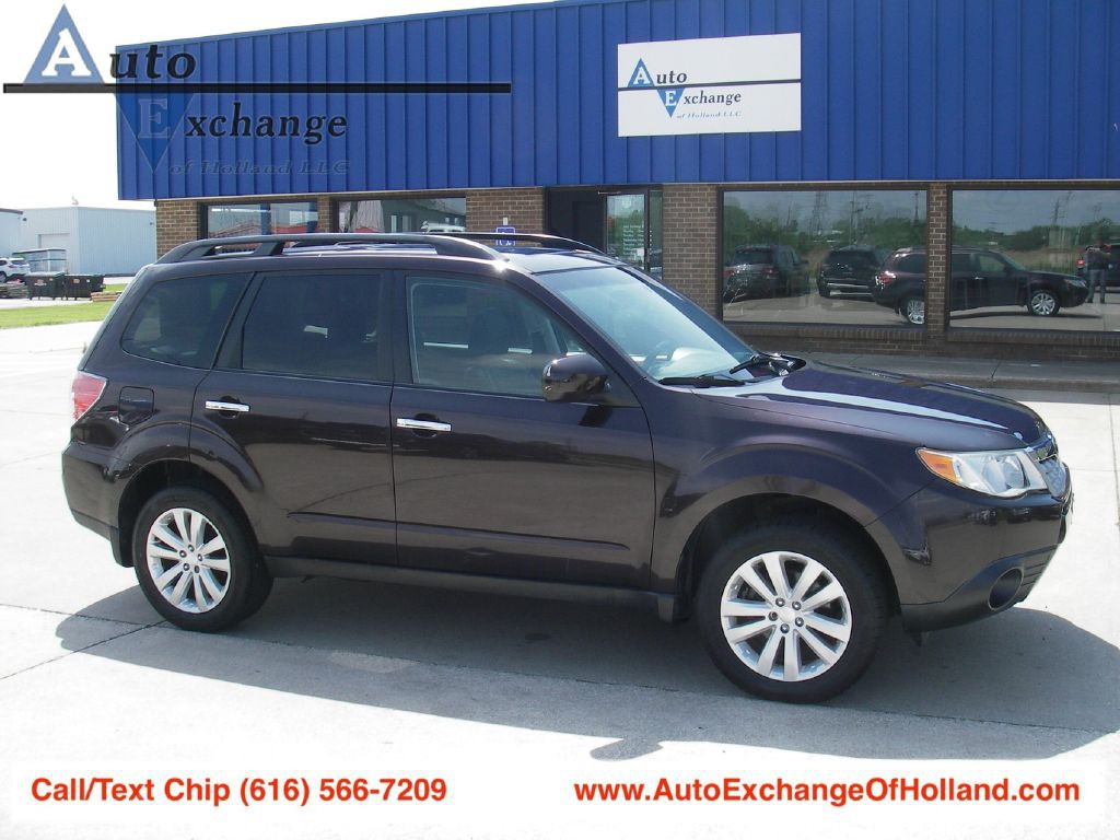 2013 Subaru Forester Image 1