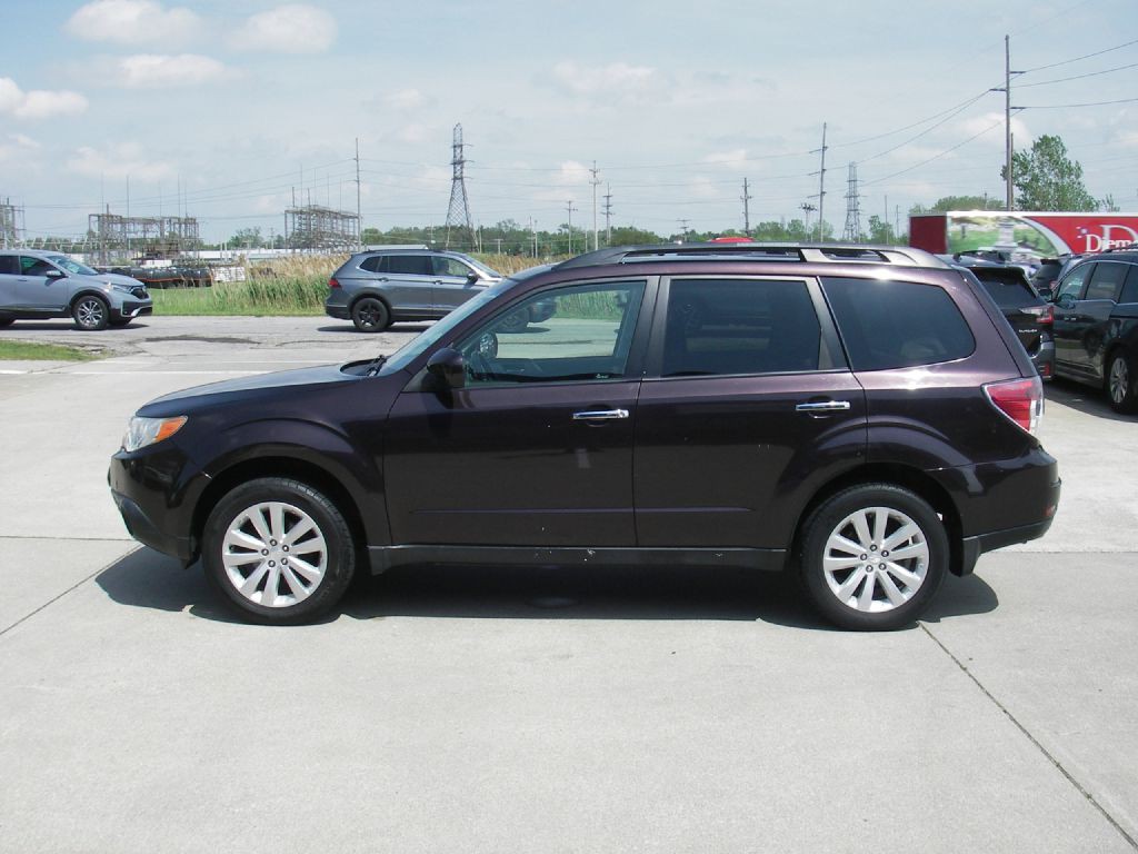 2013 Subaru Forester Image 10