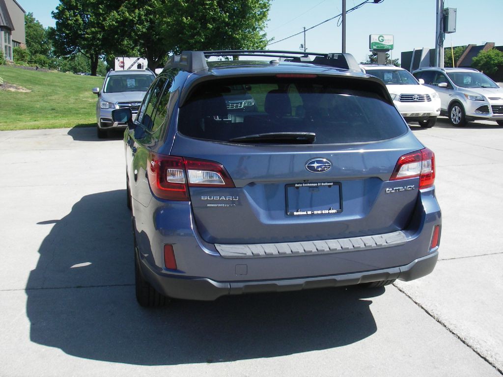 2015 Subaru Outback Image 8