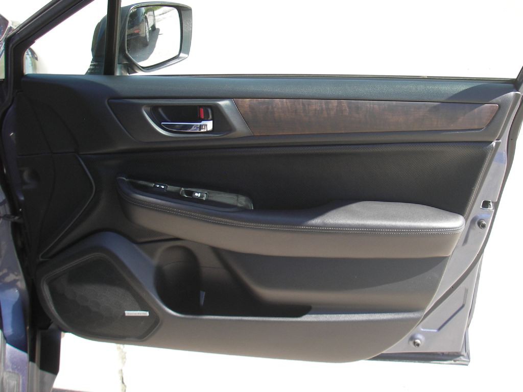 2015 Subaru Outback Image 34