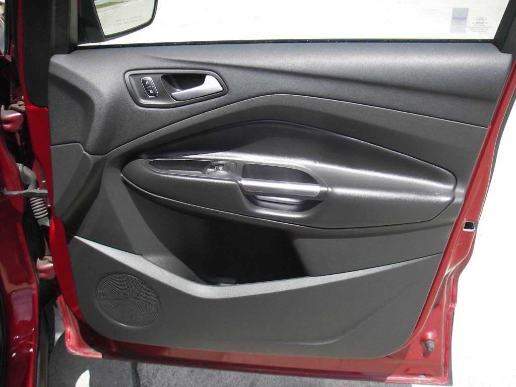 2017 Ford Escape Image 32