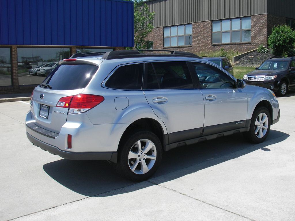 2013 Subaru Outback Image 5
