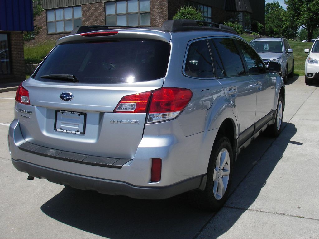 2013 Subaru Outback Image 6
