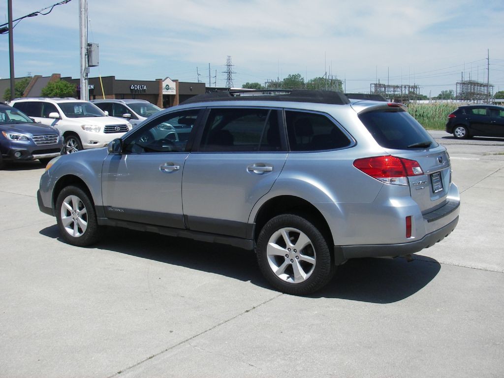 2013 Subaru Outback Image 9