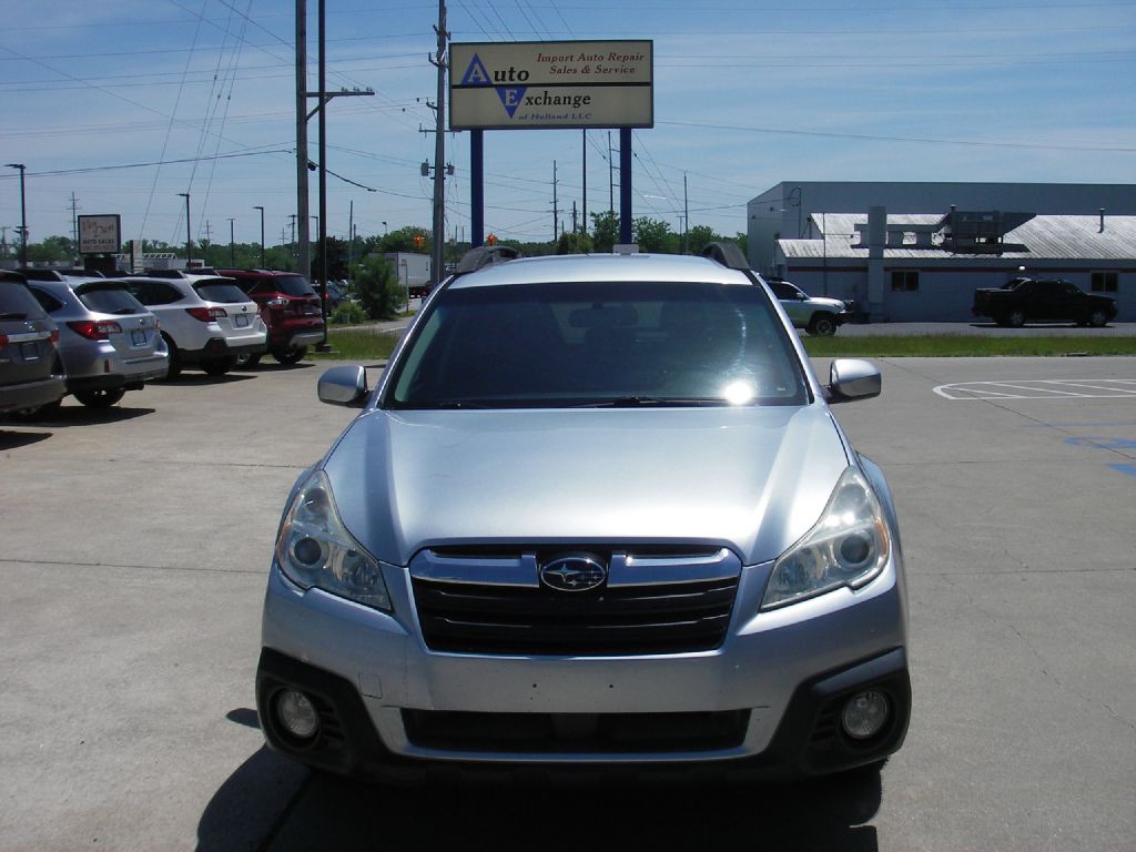 2013 Subaru Outback Image 12
