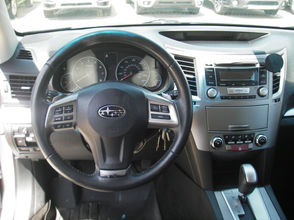 2013 Subaru Outback Image 15