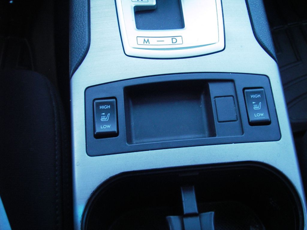 2013 Subaru Outback Image 16