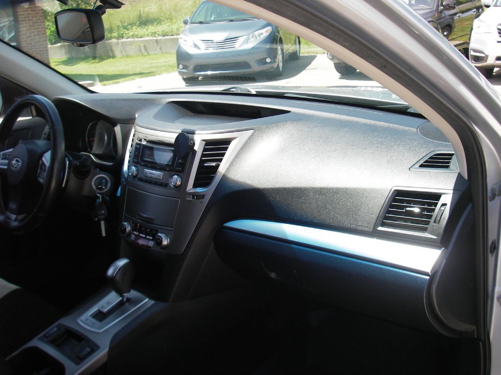 2013 Subaru Outback Image 31