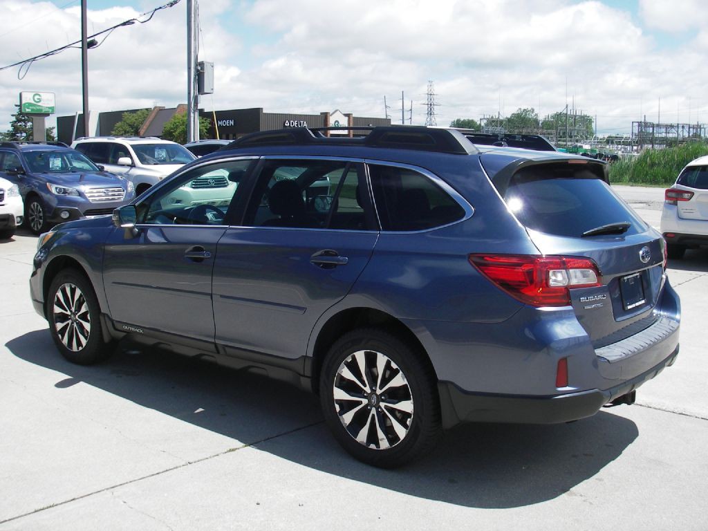 2015 Subaru Outback Image 9