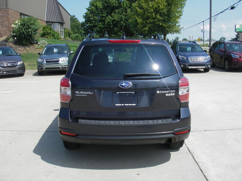 2016 Subaru Forester Image 7