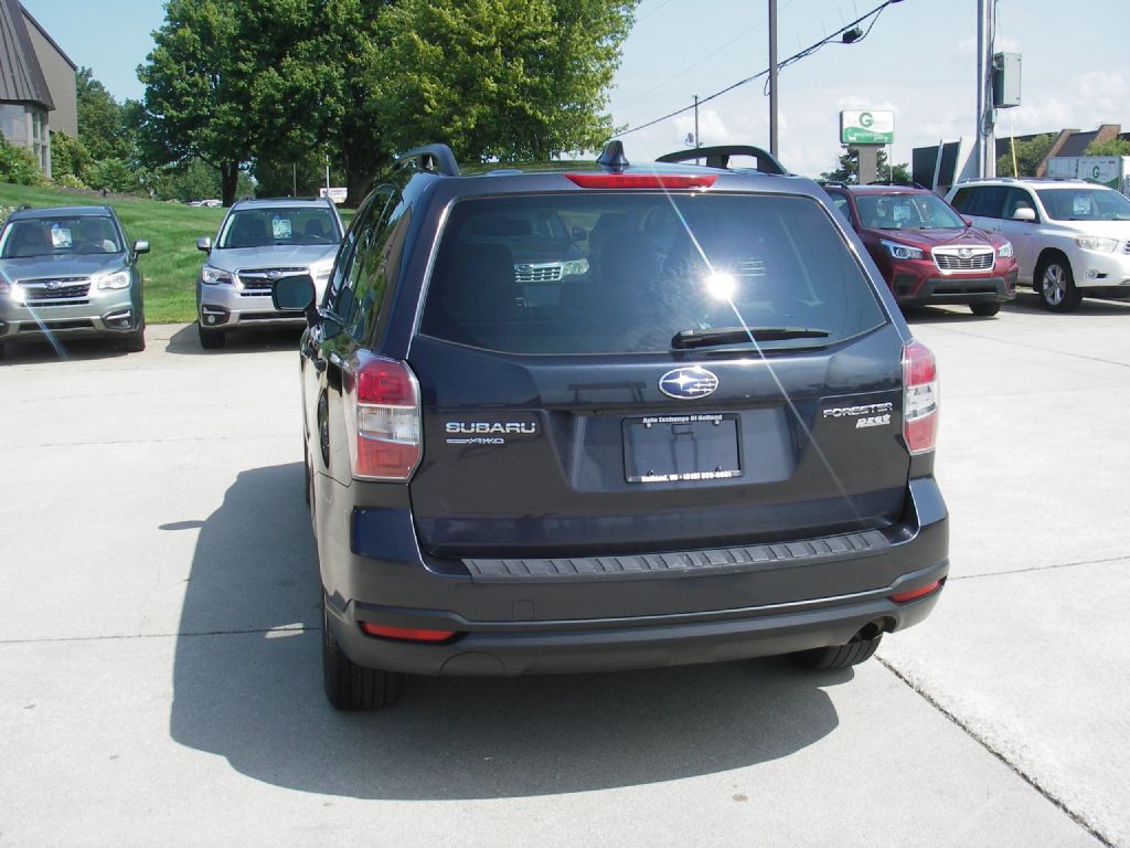 2016 Subaru Forester Image 8
